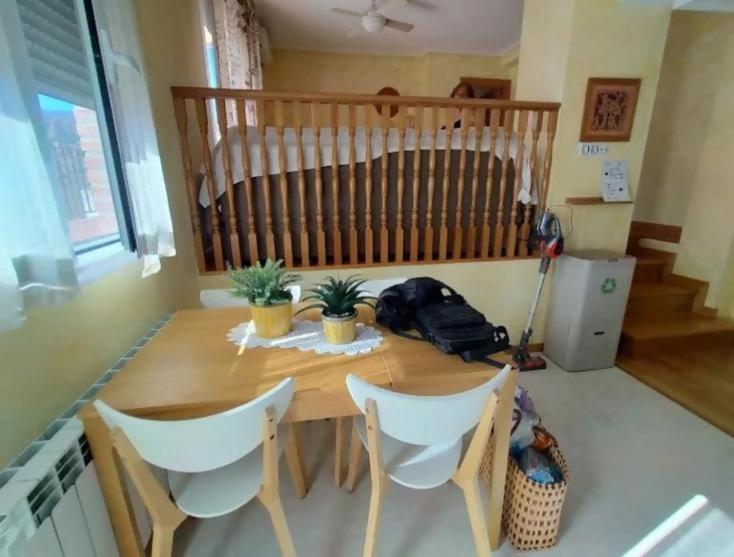 Un Apartamento Con Vistas Viguera Esterno foto